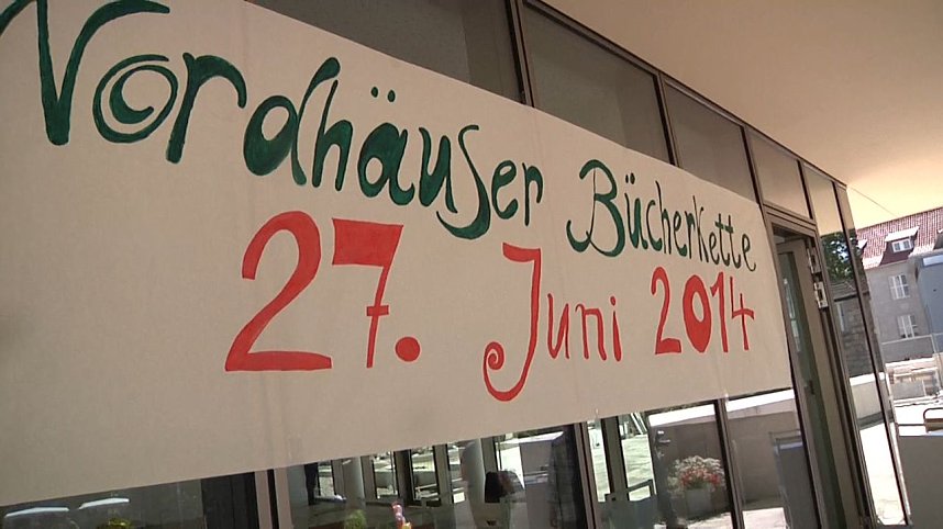 B&uuml;cherkette zum Umzug der Bibliothek