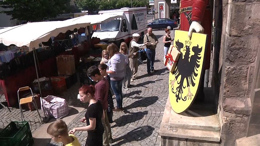 B&uuml;cherkette zum Umzug der Bibliothek