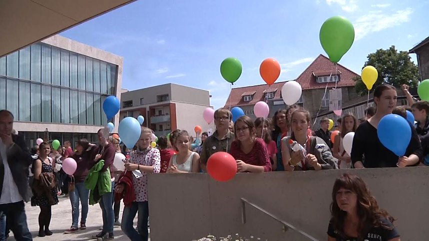 B&uuml;cherkette zum Umzug der Bibliothek