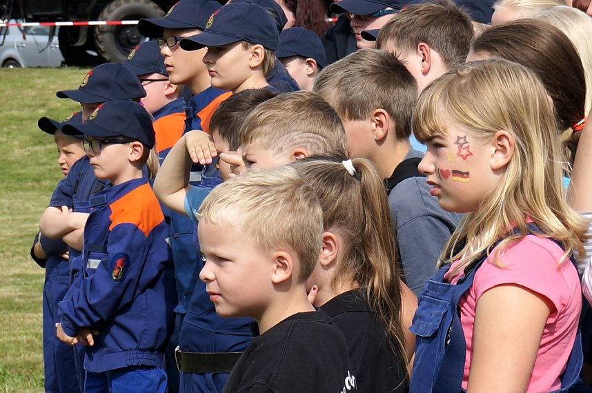 L&ouml;schangriff des Feuerwehr-Nachwuchses