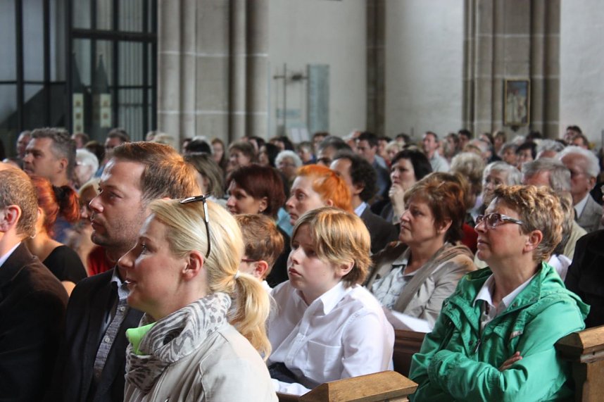 Auftritt der Ch&ouml;re im Dom