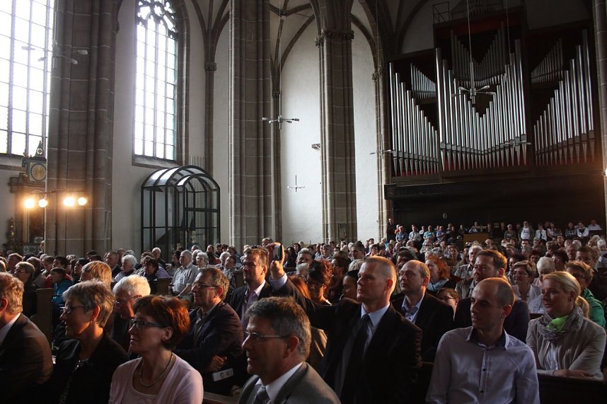 Auftritt der Ch&ouml;re im Dom