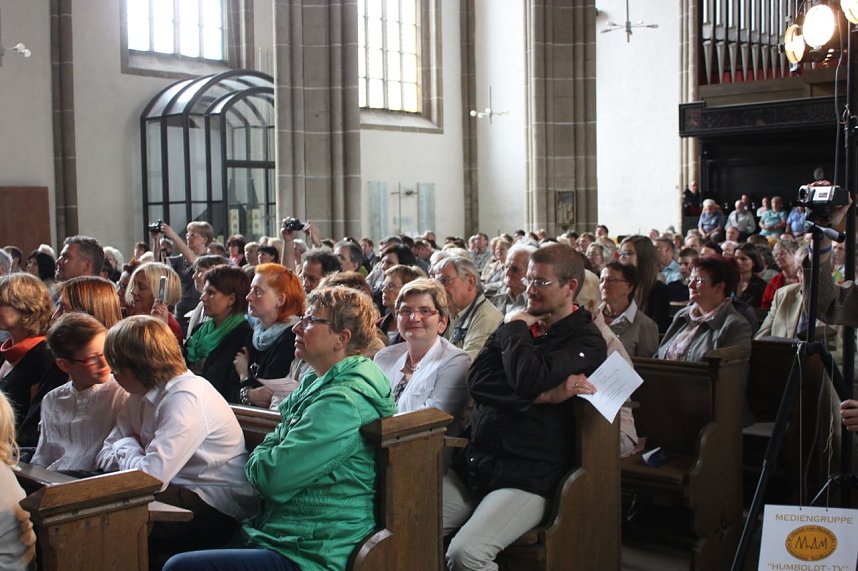 Auftritt der Ch&ouml;re im Dom