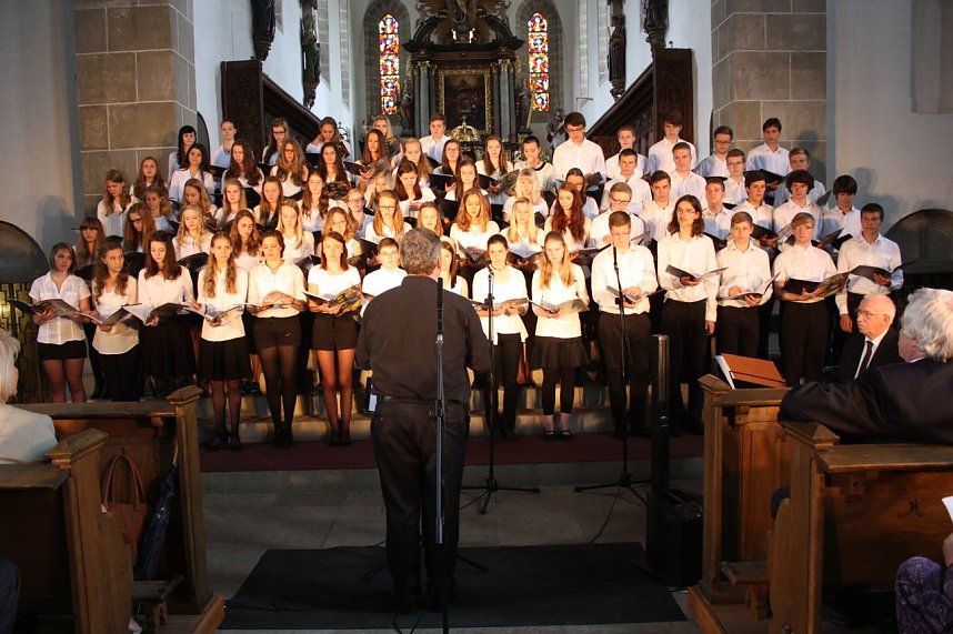 Auftritt der Ch&ouml;re im Dom