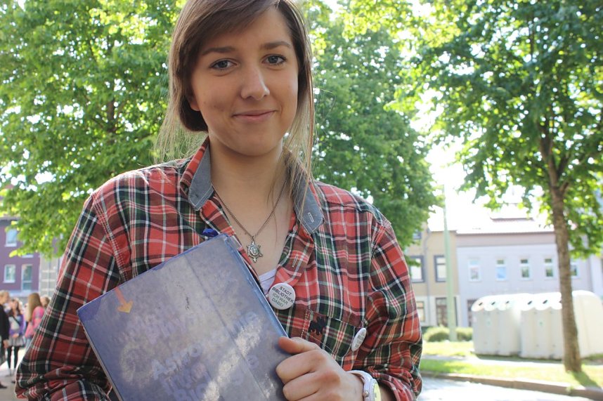 B&uuml;cherkette zum Umzug der Bibliothek