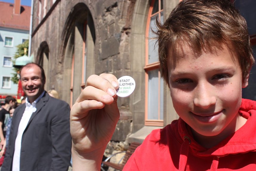 B&uuml;cherkette zum Umzug der Bibliothek