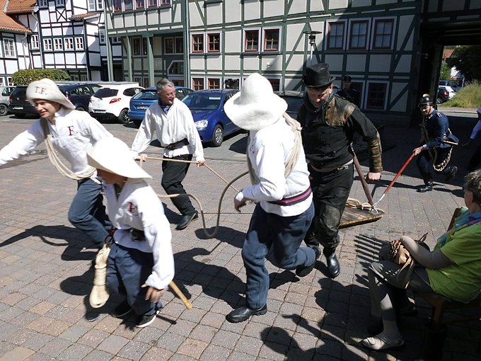 Historische &Uuml;bung eines L&ouml;scheinsatzes