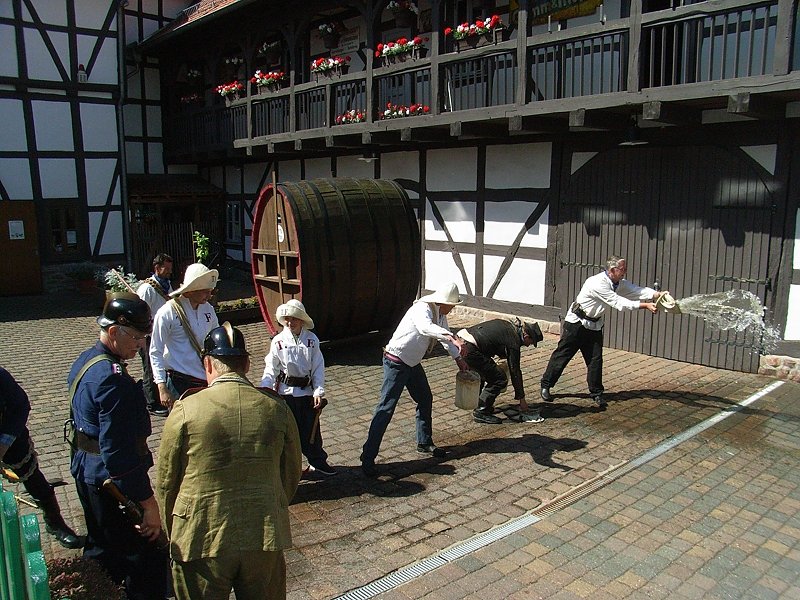 Historische &Uuml;bung eines L&ouml;scheinsatzes