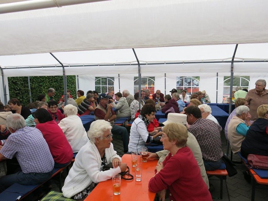 Nachbarn feierten mit der WBG