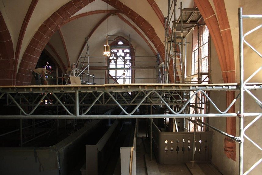 Im Innern eine Baustelle: Blasiikirche