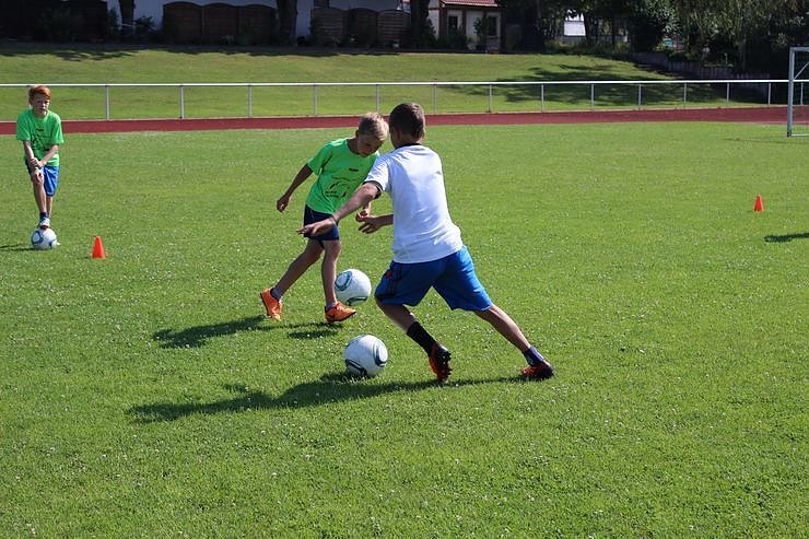 Volles Training bei der Fu&szlig;ballschule