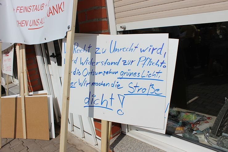 Demo &uuml;ber Bundesstra&szlig;e 4 in Greu&szlig;en gezogen