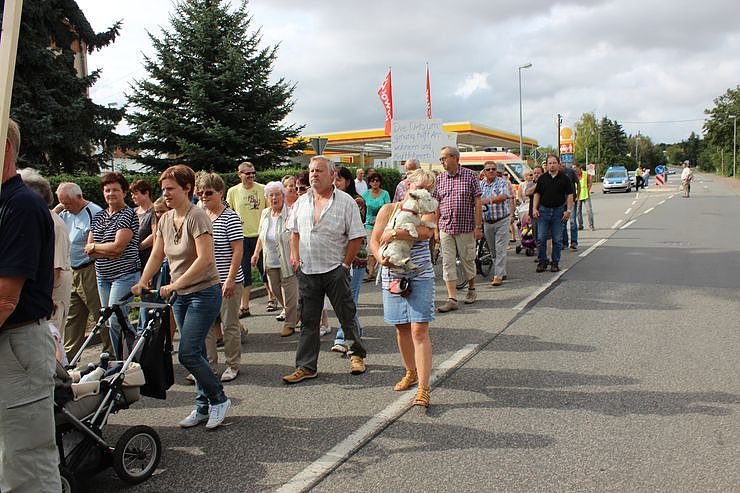 Demo &uuml;ber Bundesstra&szlig;e 4 in Greu&szlig;en gezogen