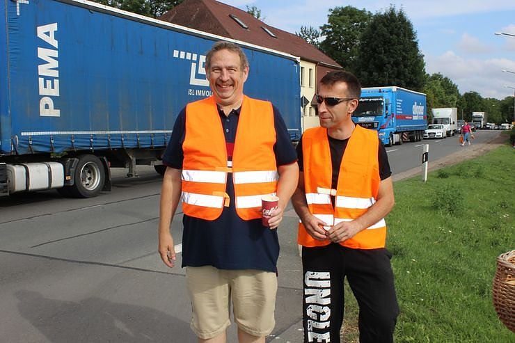 Demo &uuml;ber Bundesstra&szlig;e 4 in Greu&szlig;en gezogen