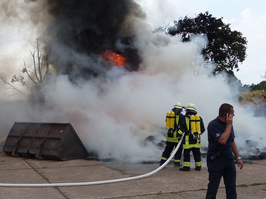 Reifenlager brannte
