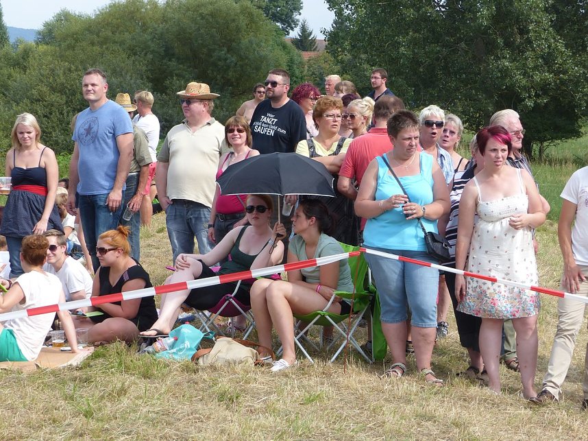 Tauziehen an der Helme