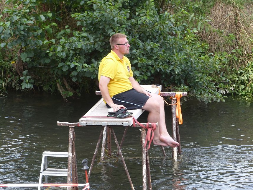 Tauziehen an der Helme
