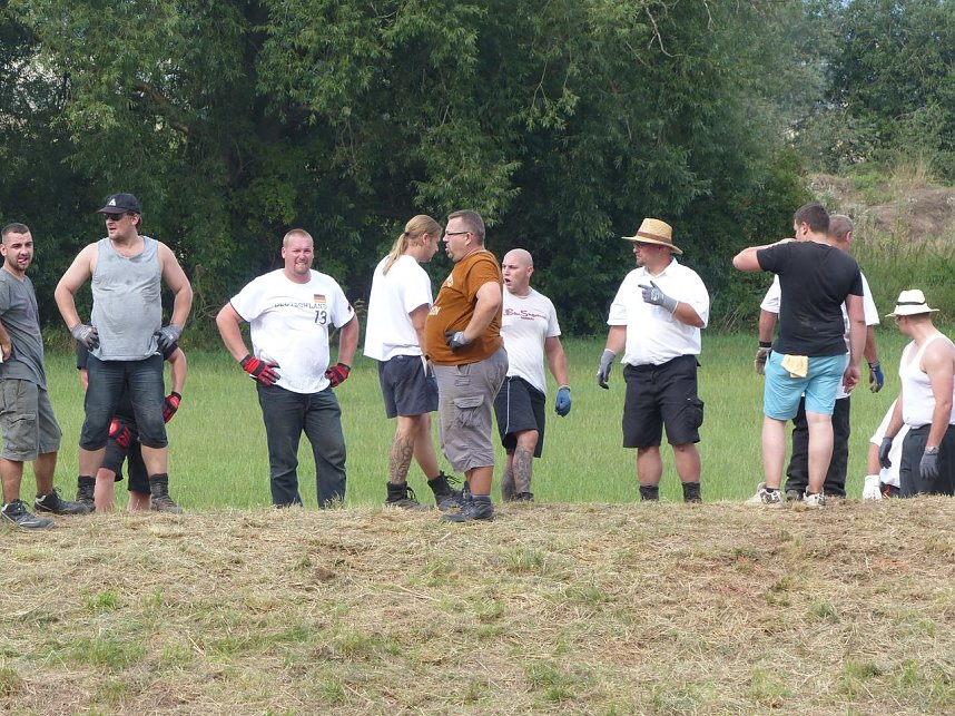 Tauziehen an der Helme