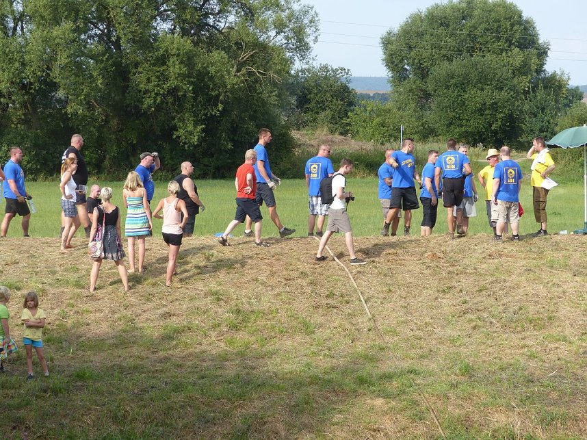Tauziehen an der Helme