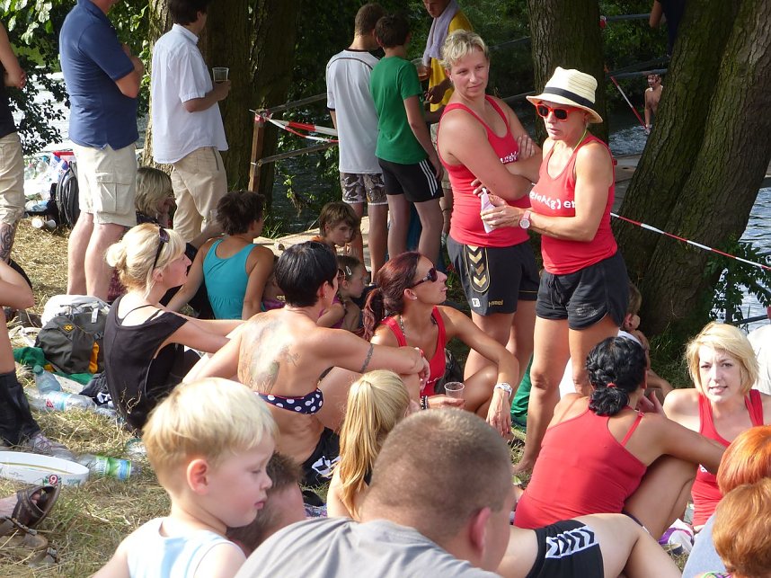 Tauziehen an der Helme