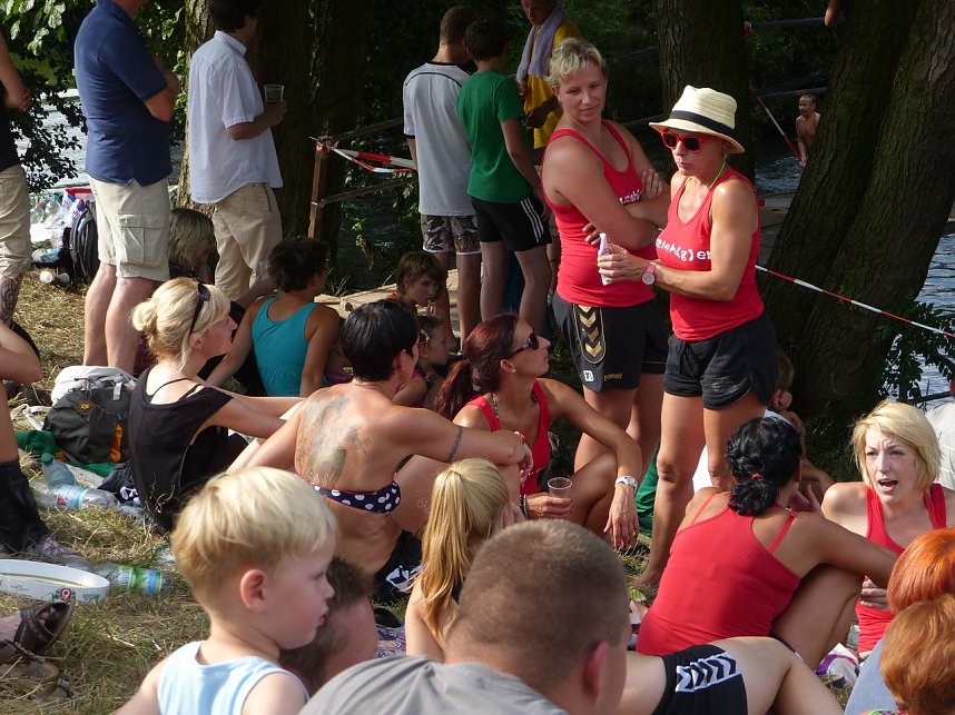 Tauziehen an der Helme