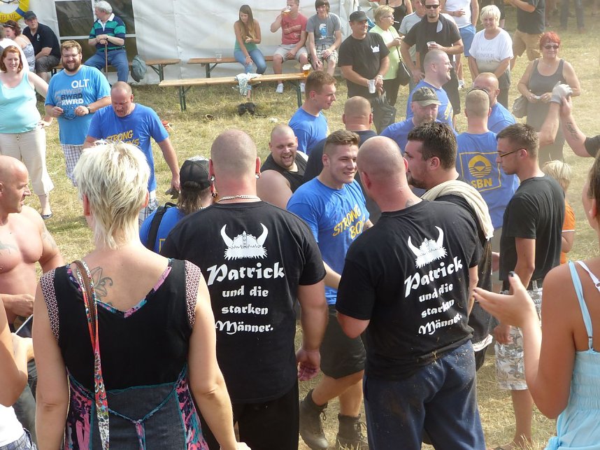 Tauziehen an der Helme