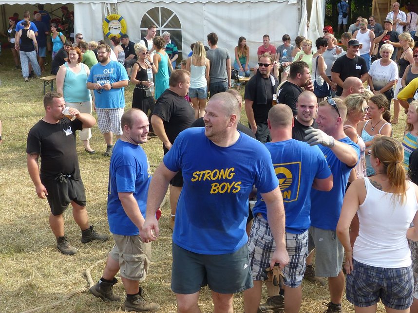 Tauziehen an der Helme