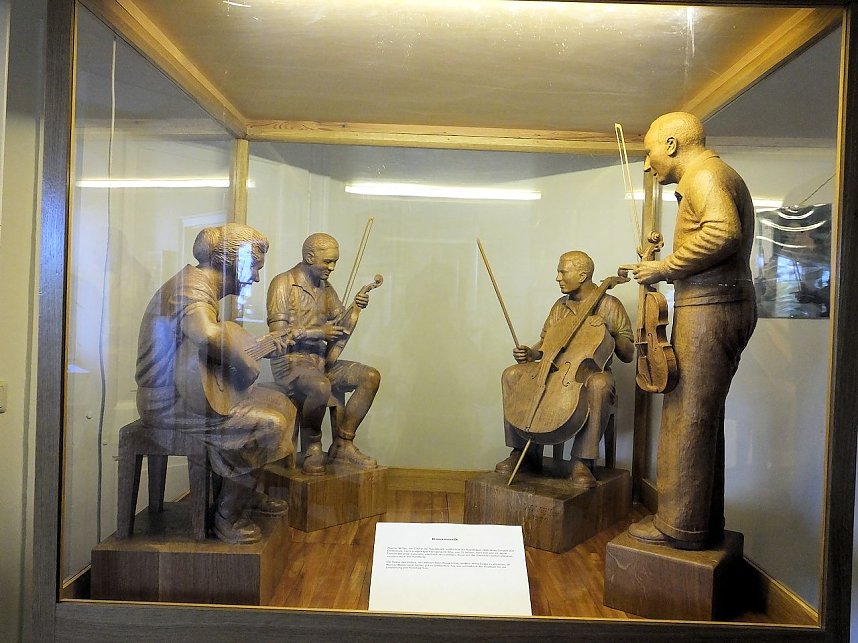 Sch&auml;tze im Schloss Ballenstedt