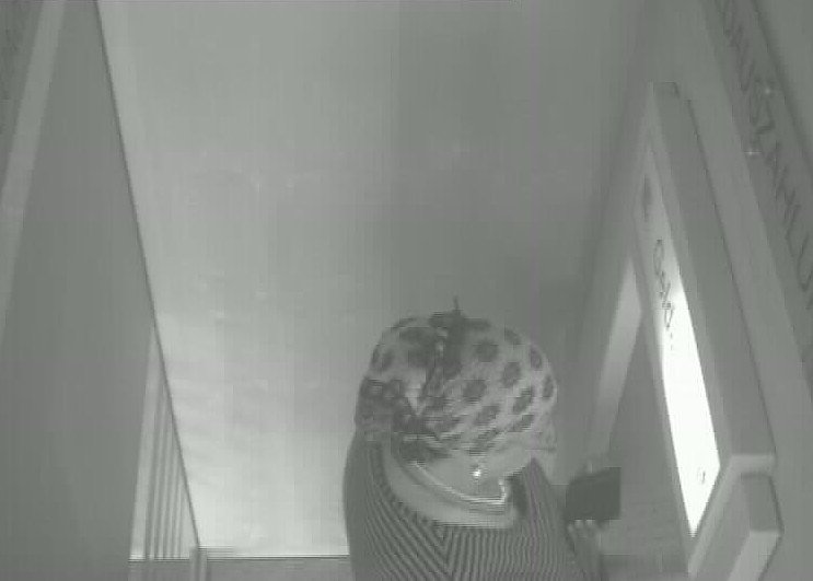 Polizei fahndet nach Unbekannter