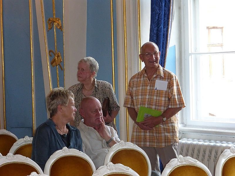 "Tiefgr&uuml;n bis zartbitter"