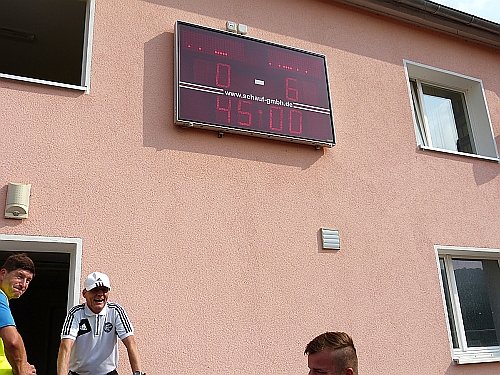 Wacker gewinnt in Meiningen 9:0