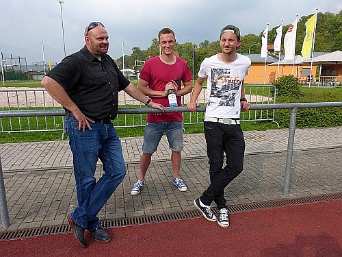 Wacker gewinnt in Meiningen 9:0