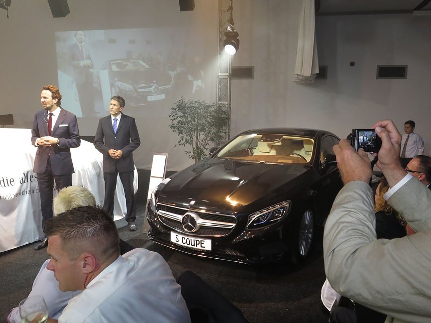 Premiere des S-Coup&eacute;