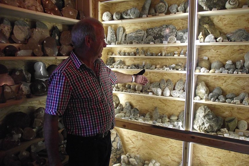 Seit &uuml;ber 40 Jahren sammelt Wolfgang�Schwaighofer�Mineralien und Fossilien. &Uuml;ber 2000 St&uuml;cke z&auml;hlt seine Sammlung.�