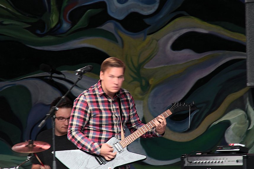 Musik und Artistik auf dem Theaterplatz