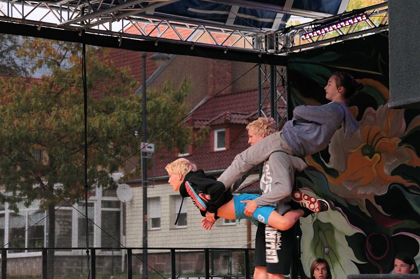 Musik und Artistik auf dem Theaterplatz