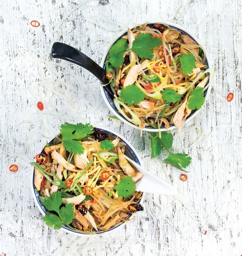 Scharf: In Argentinien ist kein Asado-Grillfest ohne Chimichurri denkbar. Frisch zubereitet lassen sich auch Meeresfr&uuml;chte darin dippen.