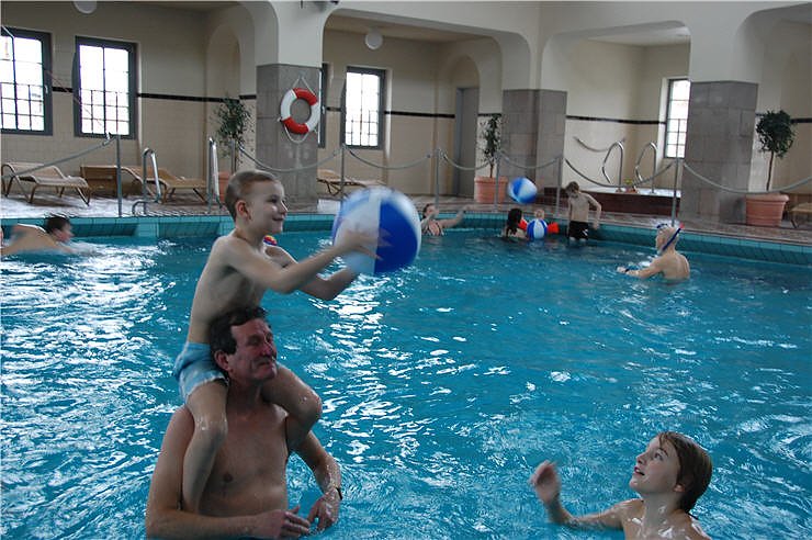 Pool-Party im Badehaus.NNZ-City Scout on Tour
