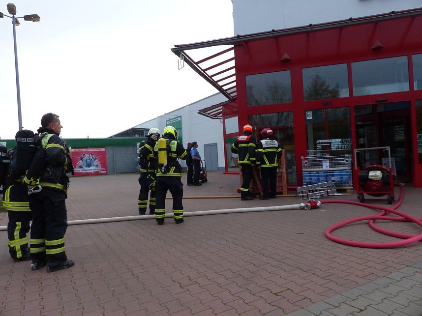 Brand im toom-Baumarkt in der Halleschen Stra&szlig;e