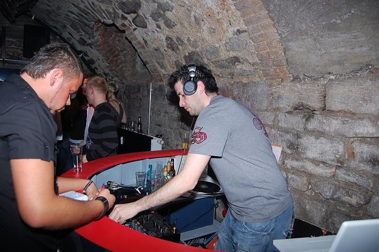 House Party im Grease am Grimmel. nnz-City Scout on Tour