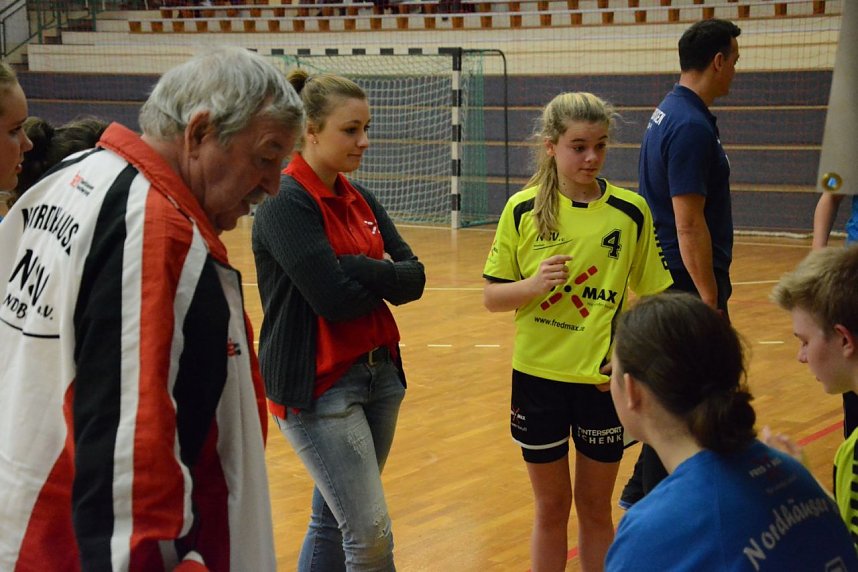 Super Handball-M&auml;dels
