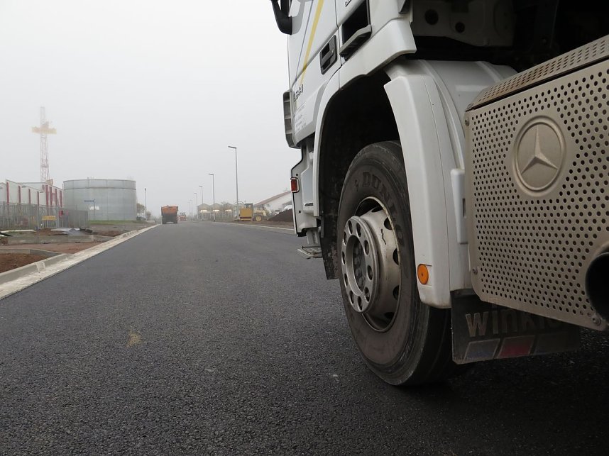 Letzte Arbeiten zur Erschlie&szlig;ung des Gewerbegebietes Uthleber Weg