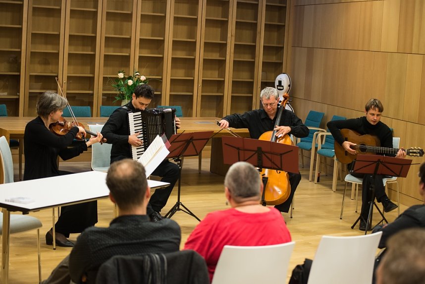 DREIERLEI - Neue Lyrik, Grafik und Musik aus Th&uuml;ringen ( Osterburg Quartett )
