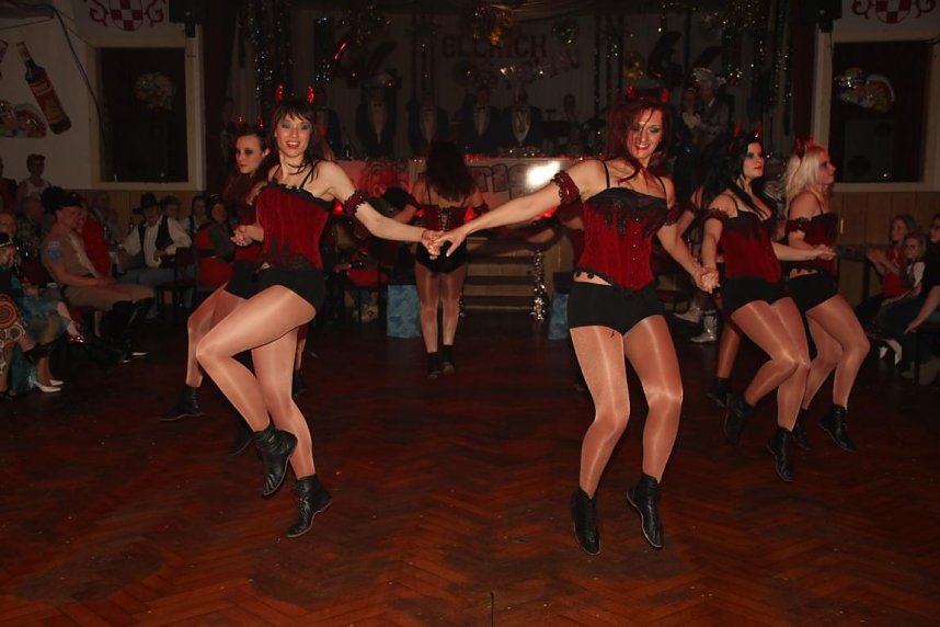 Volles Programm beim Ellricher Karneval