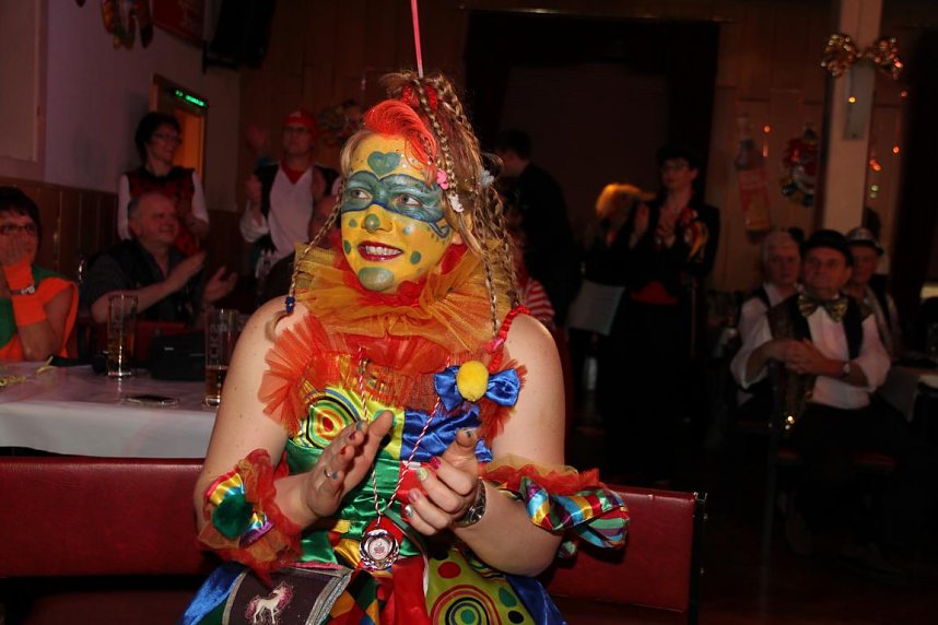 Volles Programm beim Ellricher Karneval