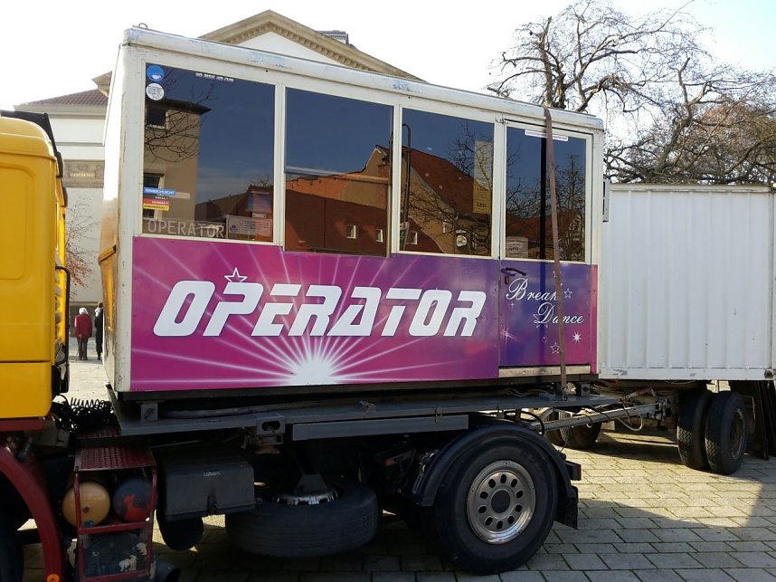 Weihnachtsmarkt wird aufgebaut