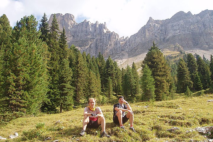 Karsten und Mike (v.l.) vor der Geissler Gruppe