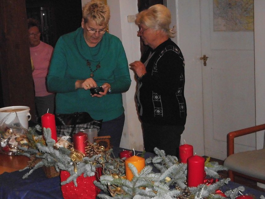 Weihnachtsbasteln mit den "Flinken Nadeln" in Ilfeld