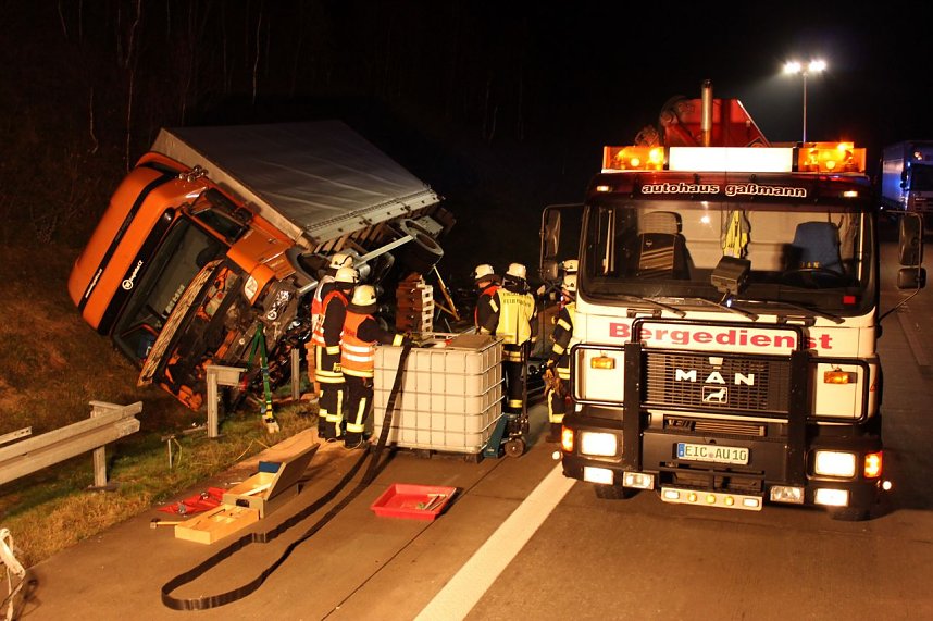 Feuerwehr im Einsatz auf der A 38