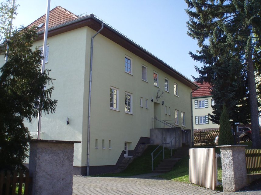 Das Forstamt Bleicherode-S&uuml;dharz, in der Burgstra&szlig;e in Bleicherode ist seit 80 Jahren Sitz einer Forstverwaltung. Die Bezeichnungen wandelten sich im Laufe der Zeit vom Preu&szlig;ischen zum Th&uuml;ringer Forstamt. Dann Oberf&ouml;rsterei des Staatlichen Forstwirtschaftsbetriebes Nordhausen in Ilfeld und ab 1991 wieder in Forstamt.